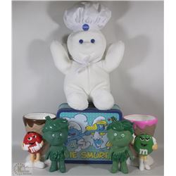 FLAT WITH ASSORTED COLLECTIBLES INCLUDING M&M