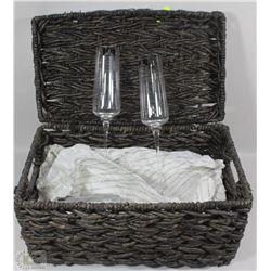 8PC ROYAL DOULTON CHAMPAGNE GLASSES NEW WITH