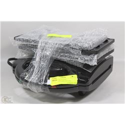 COOKIE MAKER WITH INTERCHANGEABLE PLATES