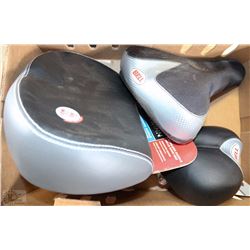 BOX WITH 3 BICYCLE SEATS