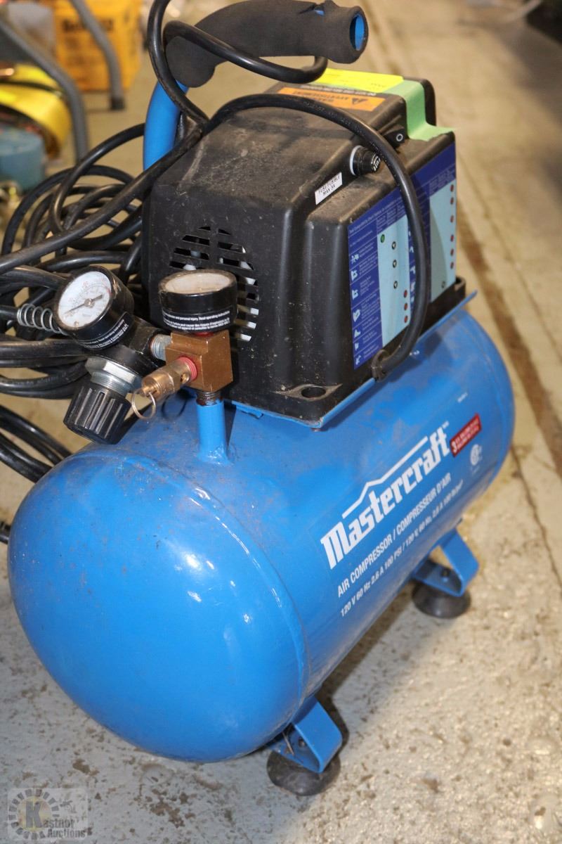 MASTERCRAFT AIR COMPRESSOR 3 GAL