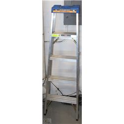 5' STEP LADDER