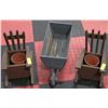 Image 1 : FLAT WITH 2 CHAIR PLANTERS AND WHEEL BARREL