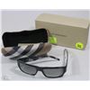 Image 1 : NEW PAIR OF BURBERRY MODEL 4029 LADY'S SUNGLASSES