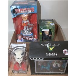 LOT OF COLLECTOR BOBBLEHEAD & MORE INCL BREAKING