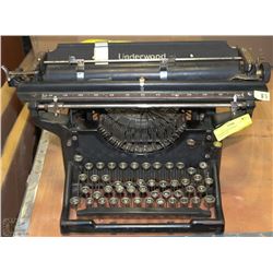 UNDERWOOD ANTIQUE TYPEWRITER