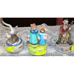 LOT OF 3 MUSICAL ORNAMENTS - 1 HAND PAINTED