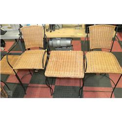 2 WICKER BAR STOOLS WITH 2 SIDETABLES AND 2 LAMPS