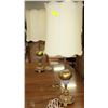 Image 1 : PAIR OF ESTATE GOLD TONE LAMPS