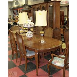 1975 THOMASVILLE WOODEN DINING TABLE SET,6 CHAIRS