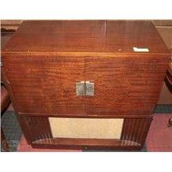 STANDARD SHORT WAVE RADIO IN CABINET