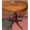 Image 1 : OVAL EAGLE CLAW VINTAGE TABLE