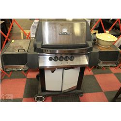BROIL KING DELUXE BBQ-NEEDS CLEANING