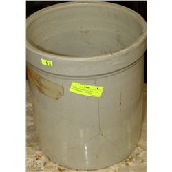 3 GALLON MEDALTA CROCK POT WITH ORIGINAL STICKER