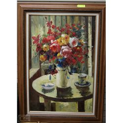 LARGE WOOD FRAMED OIL ON CANVAS FLOWER PICTURE