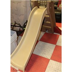 CHILDREN PLASTIC SLIDE