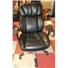 Image 1 : BLACK LEATHER HYDRAULIC LIFT OFFICE CHAIR