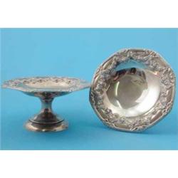 A pair of Edwardian silver bonbon dishes with rose swag decoration and pedestal feet, 1909 10.5oz...