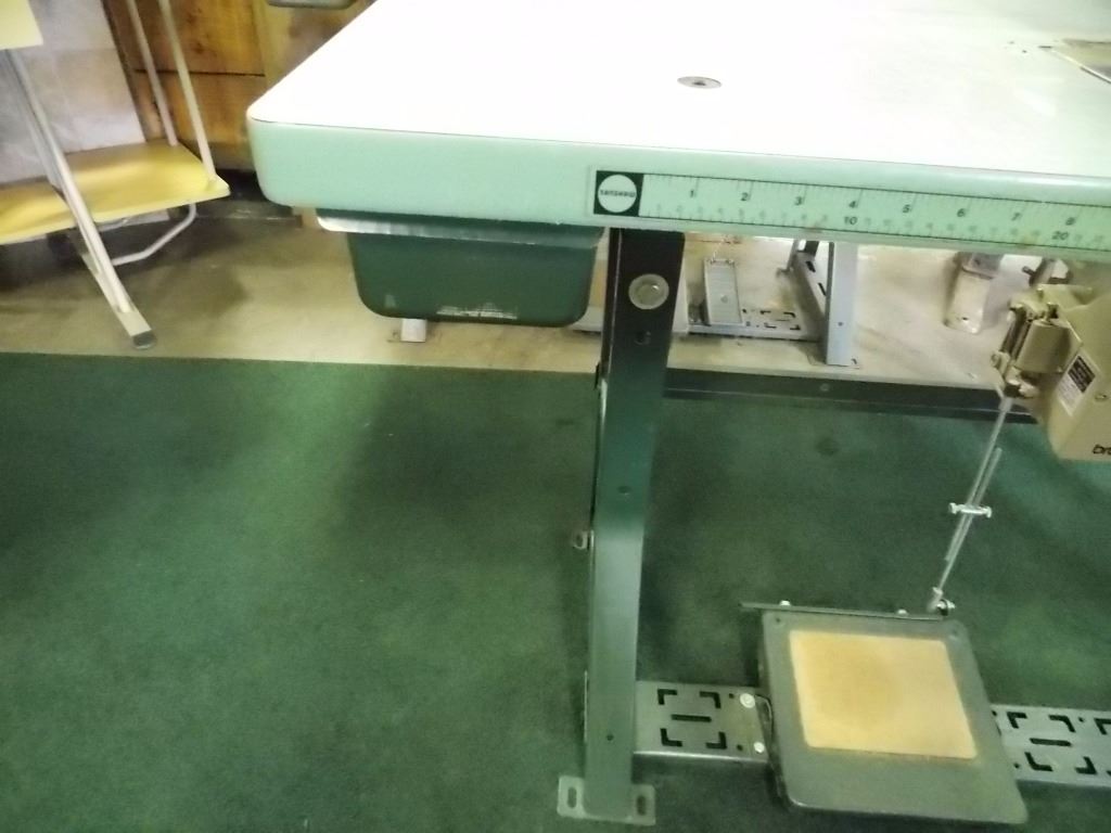 COMMERCIAL SEWING MACHINE BROTHER EXEDRA E40 BROTHER INDUSTRIES LTD