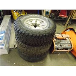 TIRES- 31 X 10.5 R15LT - 3 X BID - LIKE NEW - RIMS FOR JEEP YJ 1998-2006?