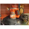 Image 1 : B & D PALM SANDER