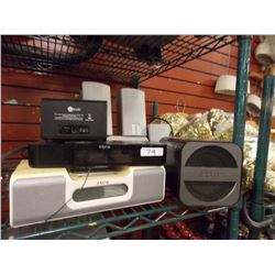 LOT OF DOCKING STATIONS AND SPEAKERS - PS