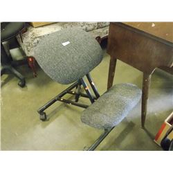 KNEE CHAIR