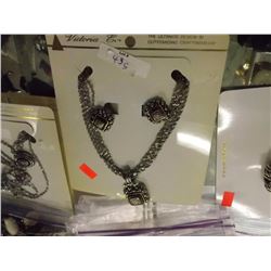 VICTORIA E, NECKLACE & EARING SET ON CARD