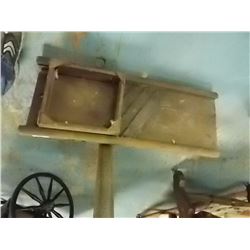 VINTAGE CABBAGE SLICER