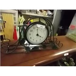 MANTLE CLOCK