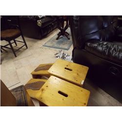 MAPLE FOOT STOOL