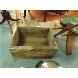 VINTAGE WOOD CRATE GRANT & SONS DISTILLERS