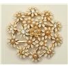 Image 9 : 6 Vintage pins costume jewelry, non gold. Est:$50-100