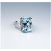 Image 4 : Striking ladies ring featuring a fine Aquamarine weighing