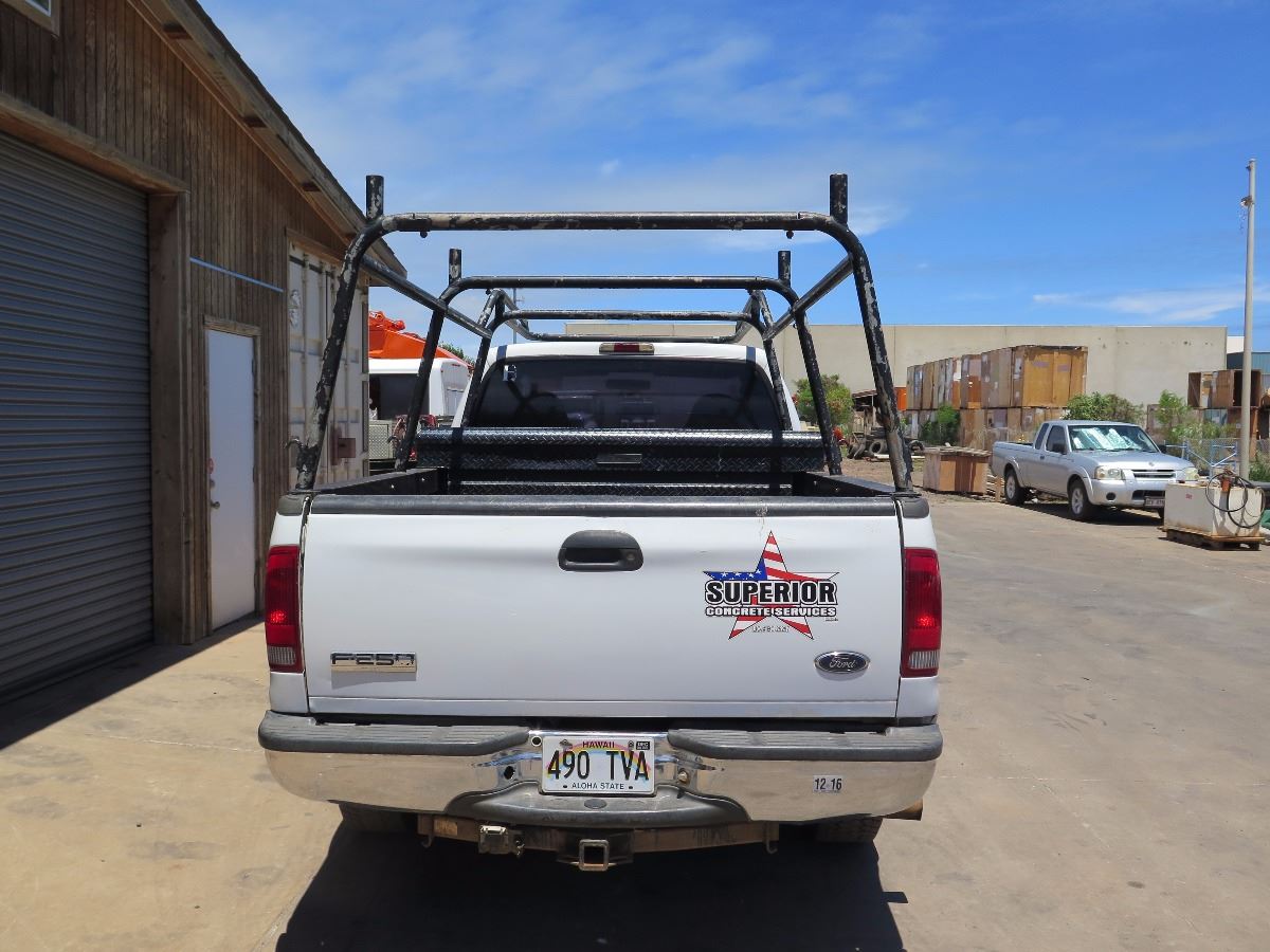 06 Ford F250 XL Super Duty V8 Pickup 490 TVA w/ Pipe Rack & Job Box