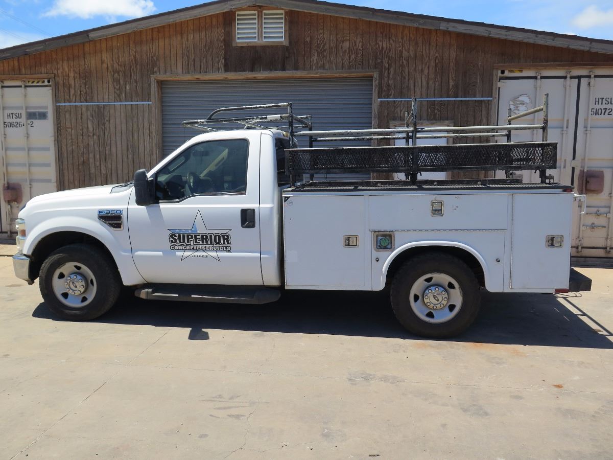 08 Ford F250 XL Super Duty V8 (Lic. 501 TTE) w/Knapheide Truck Body, Racks