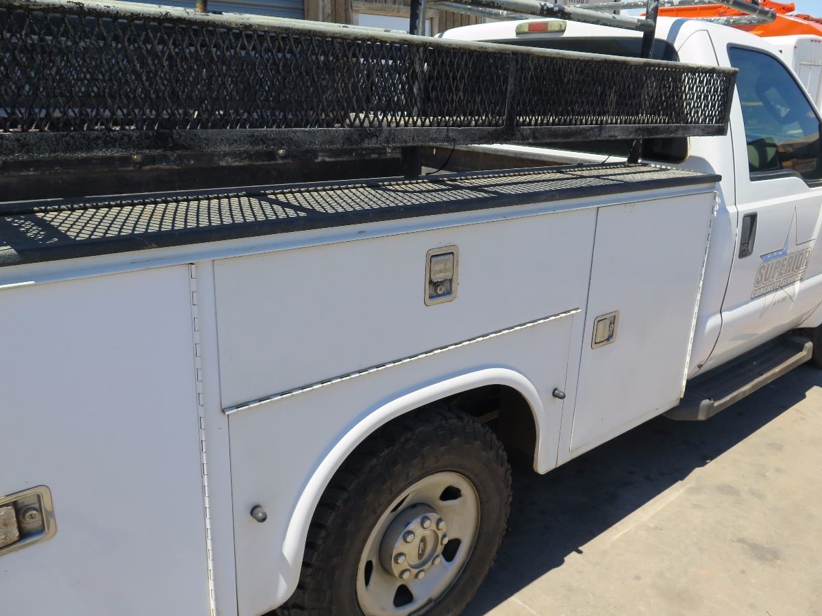 08 Ford F250 XL Super Duty V8 (Lic. 501 TTE) w/Knapheide Truck Body, Racks