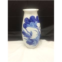 Porcelain hand-painted Ming-style decorative vase