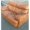 Image 2 : Luxurious all-leather loveseat
