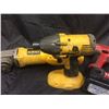 Image 2 : Assorted power hand drills