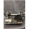 Image 1 : Vintage sewing machine
