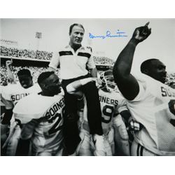 Barry Switzer Signed Oklahoma Sooners 16X20 B&W Photo (Carried Off Field)