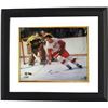 Image 1 : Gordie Howe Signed Detroit Redwings 16X20 Photo Vs Boston Bruins (Black Sig) Custom Framed