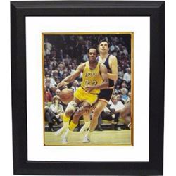 Elgin Baylor Signed Los Angeles Lakers 16X20 Photo HOF 77 Custom Framed