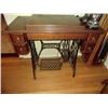 Image 2 : Antique Oak Singer Sewing Machine