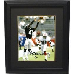 Cliff Branch Signed Oakland Raiders 8X10 Photo Custom Framed (Black Jersey Catch)