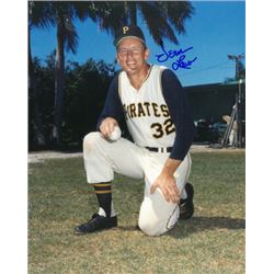 Vern Law Signed Pittsburgh Pirates 8X10 Photo (On Knee)