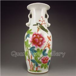 Hand Drew Chinese Famille Rose Porcelain Double Ears Vase