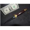 Image 1 : CHILD'S PLAY 2 SCREEN USED HERO KNIFE CHUCKY REACHES FOR AND THE GIRL HOLDS