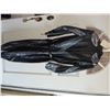 Image 2 : GALAXY QUEST SCREEN USED HERO MATHESAR ALIEN UNIFORM